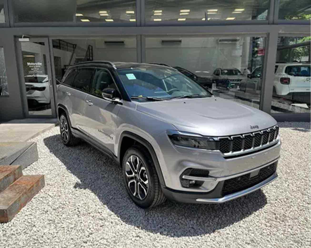  Chrysler Jeep Commander